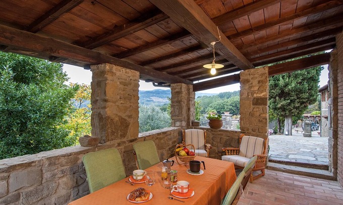 Pratovecchio Casa | Romántica casa de campo independiente con piscina, en una granja entre Arezzo y Florencia