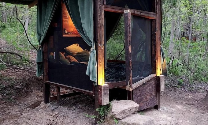 West Baden Springs Alquiler De RV | Romantic Escapes with Dinner Included in Cozy Nests for Glamping in West Baden Springs, Indiana