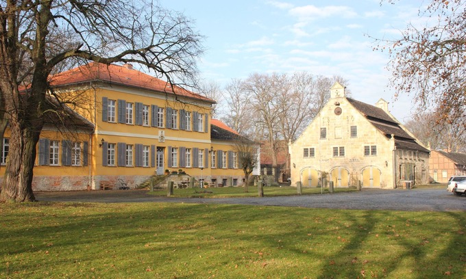 Halberstadt Apartamento | Romantic living in the manor house in the middle of Gut Mahndorf park