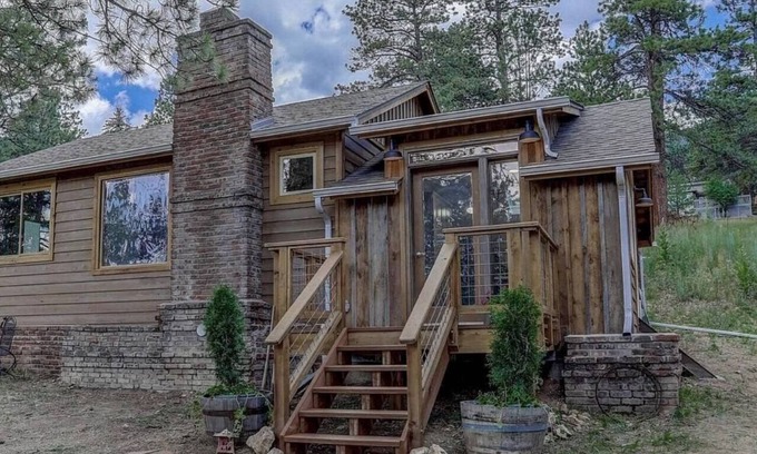 Evergreen Cabina | Romantic Mountain Escape | Hot Tub/sauna + Fireplace + Views