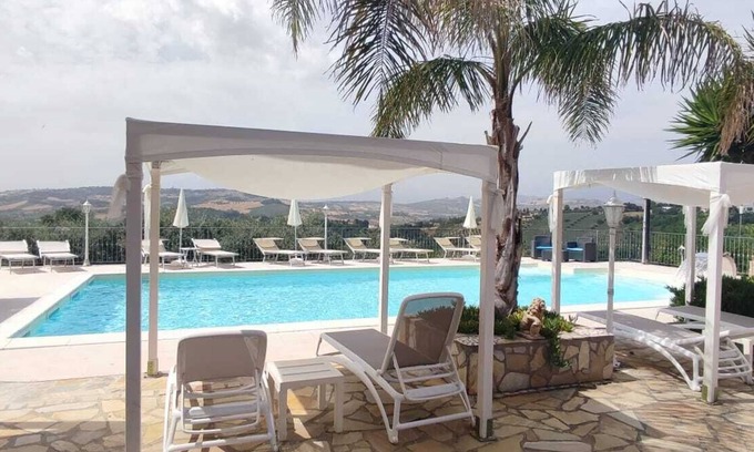 Sant'Omero Apartamento | ROMANTIC PENTHOUSE 7 BEDS