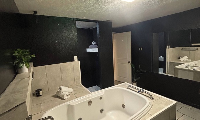 Homestead Apartamento | Queen jacuzzi suite