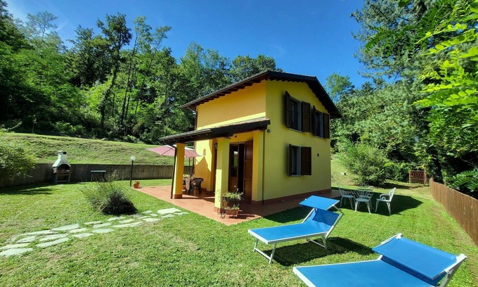 Piazza al Serchio Villa | Propiedad romántica, pequeña piscina privada. WIFI.A pie hasta el pueblo