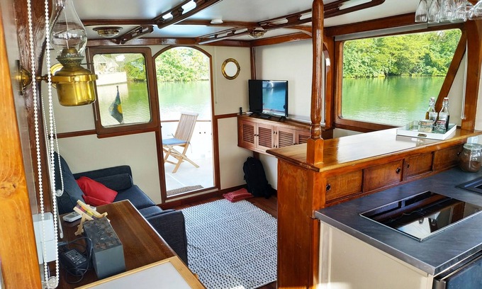 Le Gosier Alquiler De Eote | Estancia romántica en barco en el muelle.