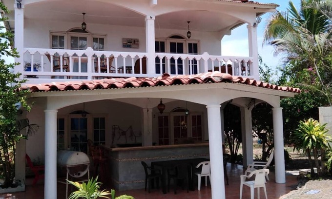 Punta Chame Casa | Romantic Villa with beautiful garden - 5 min from the beach!