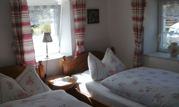 Helmbrechts Apartamento | Casa de vacaciones romántica con chimenea y sauna.