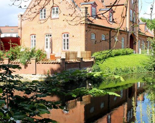 Lensahn Apartamento | Romantische Torhausferienwohnung mit Top-Einrichtung auf dem idyllischen "Gut Petersdorf"- WLAN vorhanden