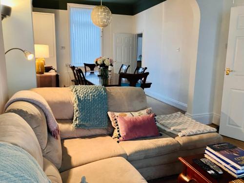 Sunderland Casa | Romford Cottage - Close to Centre, Hospital CrownWorks Studio Nissan and Stadium of Light