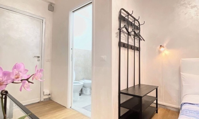 EUR Casa | Romoli Rooms and Suites - Room with external bathroom