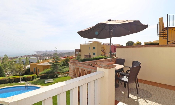 Benalmádena Apartamento | "Rooftop Paradise Apartment" con vistas al mar, piscina, Wi-Fi, aire acondicionado, terraza y jardín