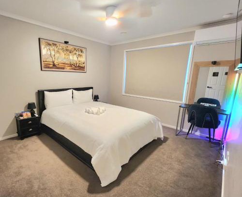 Craigieburn Casa | Room 1 Private Room - Shared space- Driveway Parking