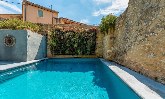Collias Apartamento | Habitación '14' con piscina compartida, Wi-Fi y aire acondicionado