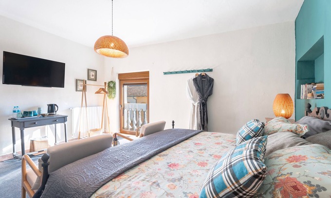 Alcublas Apartamento | Habitación '1B' con piscina compartida, jardín privado y Wi-Fi