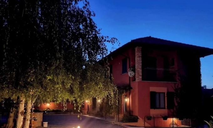 Neive Casa | Room 3 with private bathroom