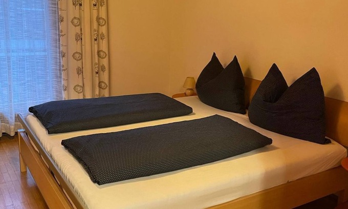 Klosterle Apartamento | Room 5 - Double room, shower/toilet on the floor - Haus St. Martin