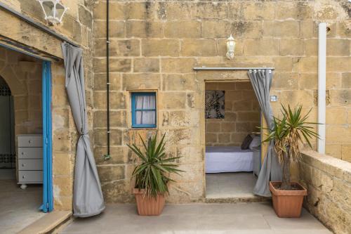 Gharb Casa | Room 5 - Twin Room x 2 by Solea