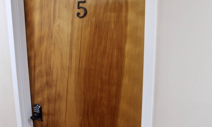 Fourmile Casa | Habitación 5 dentro del Bed & Breakfast Pine Mountain.