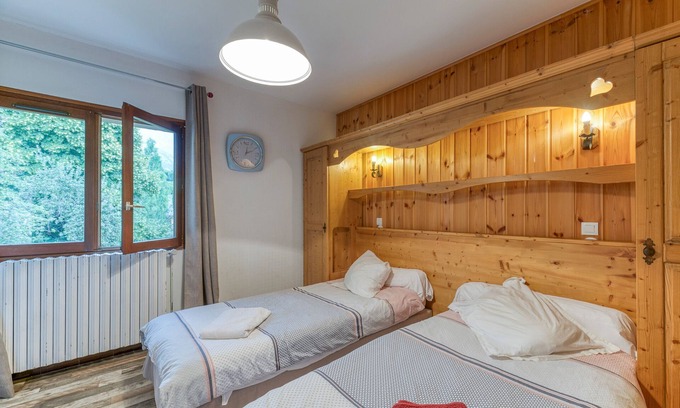 Oz Apartamento | Habitación 'Chambre 2' con vistas a la montaña y balcón