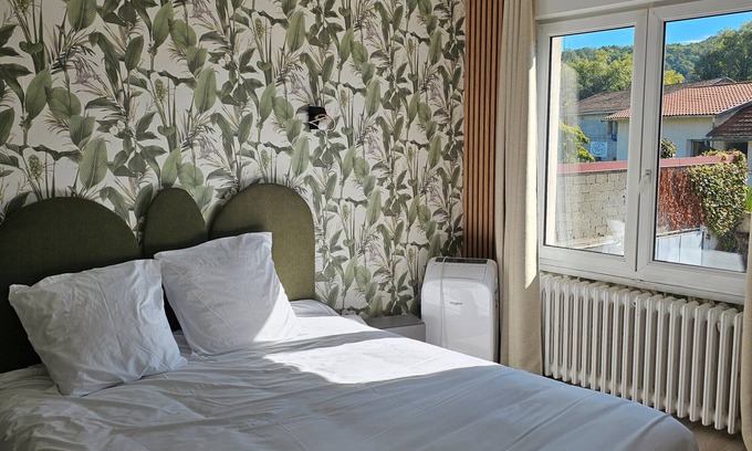 Salies-du-Salat Apartamento | Room 'Chambre 7' with Shared Terrace, Wi-Fi and Air Conditioning