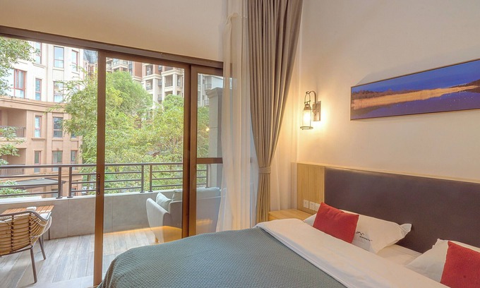 Emeishan Casa | Room-heinemann Hotel Loft Suite With two