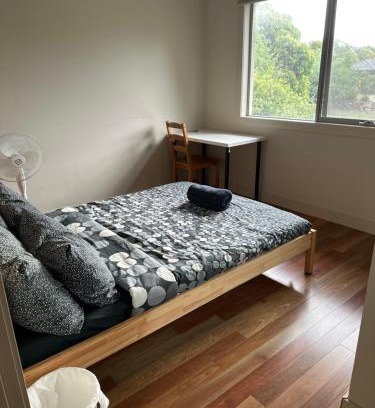 Kew East Casa | Room in Kew East