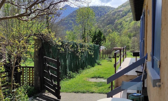 Aspet Casa | Room in quiet villa with mountain view