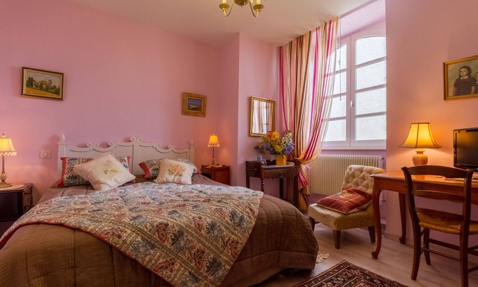 Tournecoupe Casa | Purple House, cama y desayuno Saint Roch, piscina cubierta climatizada