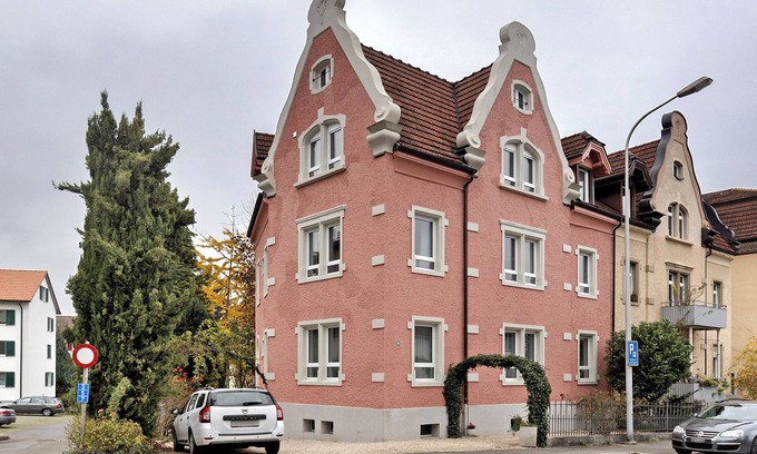 Kreuzlingen Apartamento | 'Zimmer mit Kochnische Rosenbaum' con jardín comunitario y Wi-Fi