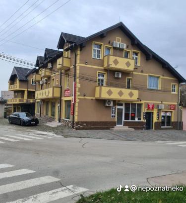 Subotica Apartamento | Rooms Zimmer Sobe Prenociste Smestaj Miljaim