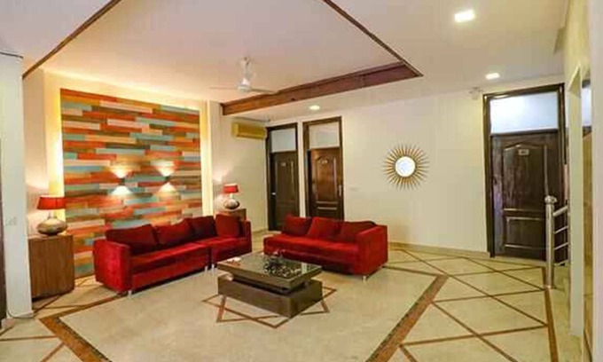 Delhi Hotel | Roomshala 059 Sp Lodge
