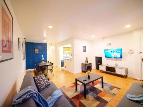 Jersey City Apartamento | Roomy 3BR Apartment Near NYC - City Access