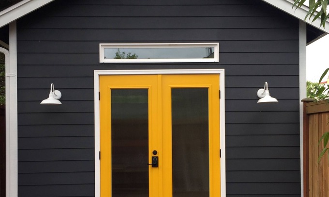 Green Lake Apartamento | Roosevelt Studio Guesthouse - Close to light rail and Green Lake!