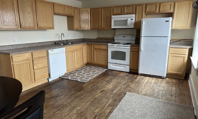 Hannibal Apartamento | Roosters Crow 1 Bedroom