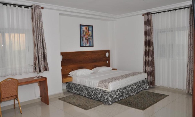 Lome Apartamento | Rosalie's Suites