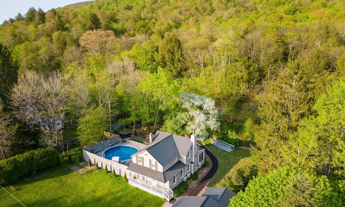 Roscoe Casa | Roscoe Retreat