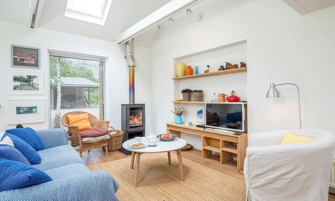 Kilgetty Cabaña | Rosemary Cottage, Holiday Cottage West Williamston, near Carew , Sleeps 5, 3 bedrooms, bathrooms