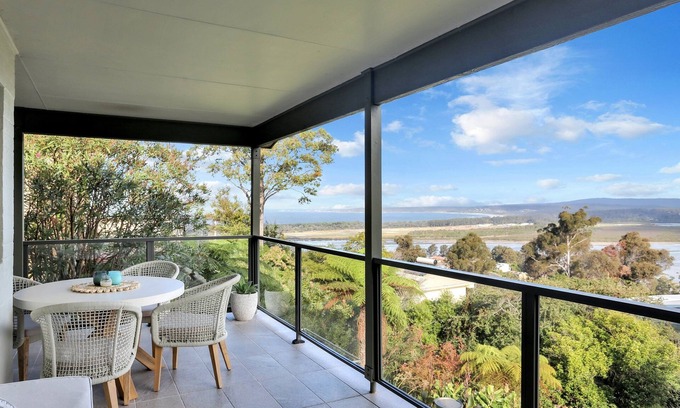 Merimbula Cabina | Rosies Seaview - 4 Bedroom Option