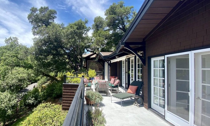 San Anselmo Casa | Ross Family Summer Retreat