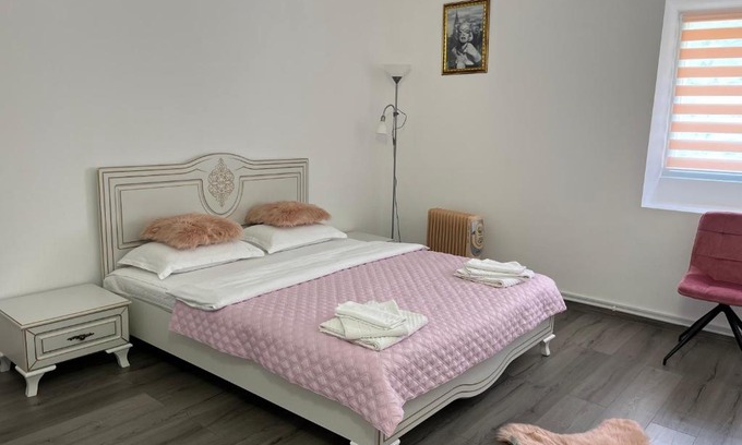 Bistrita Apartamento | Rossalyn Studio