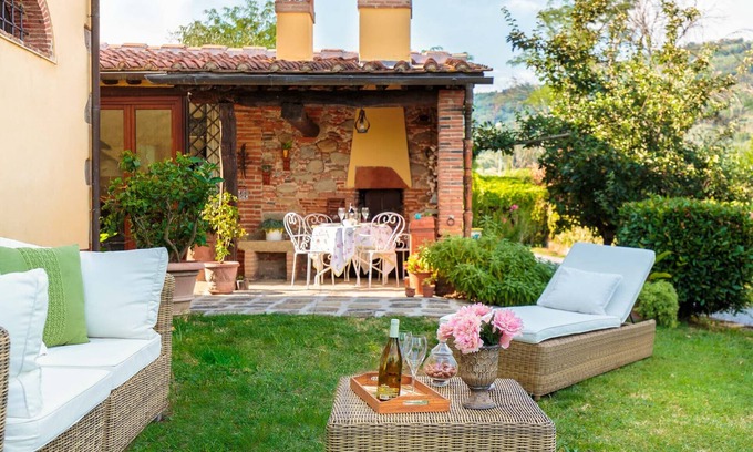 Uzzano Villa | Rosyabate Cottage