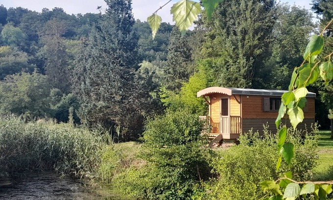 Druyes-les-Belles-Fontaines Casa | Roulotte Écologique en Pleine Nature Dans un Écolieu