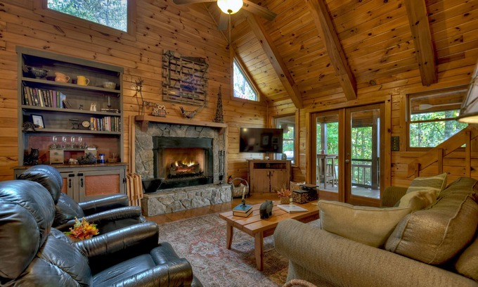 My Mountain Cabina | Great View, Porch Swing Bed, Hot Tub