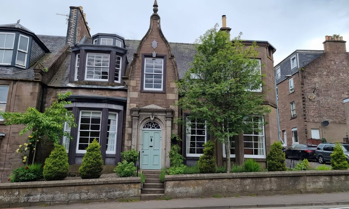 Letham Grange Casa | ROWAN TREE HOUSE, pet friendly, character holiday cottage in Brechin