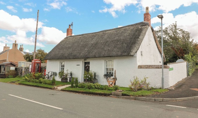 Kirk Yetholm Cabaña | ROWANTREE COTTAGE, pet friendly in Town Yetholm And Kirk Yetholm