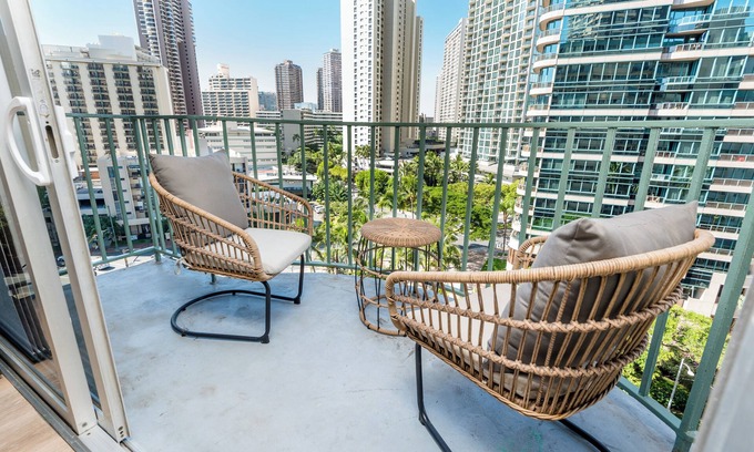 McCully - Moiliili Condominio | Royal Aloha by Tropical Escapes Realty