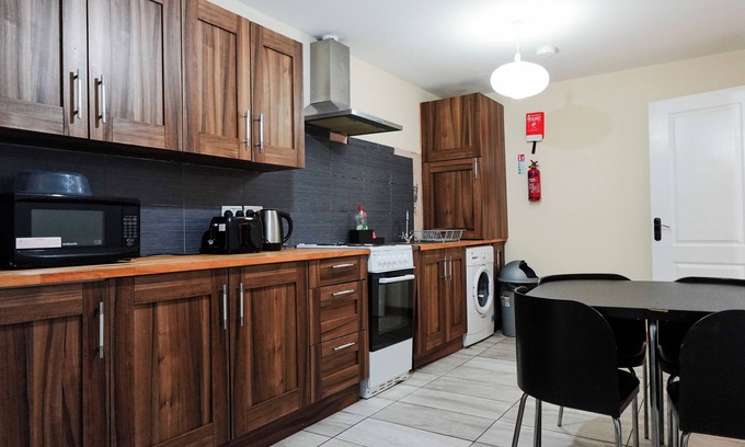 Old Trafford Apartamento | Royal Living Apartment
