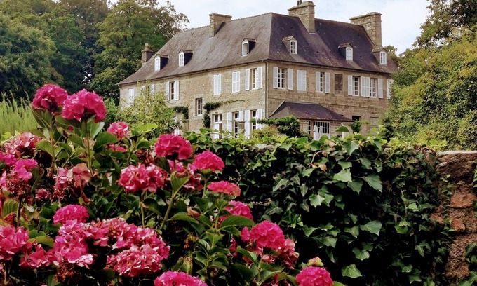 Quintin Casa | Roz Maria Estate – Manor & Large Gîte for 32, Ideal for Weddings & Seminars