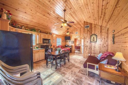 New Braunfels Casa | RR 9122WC Wine Cup Cabin