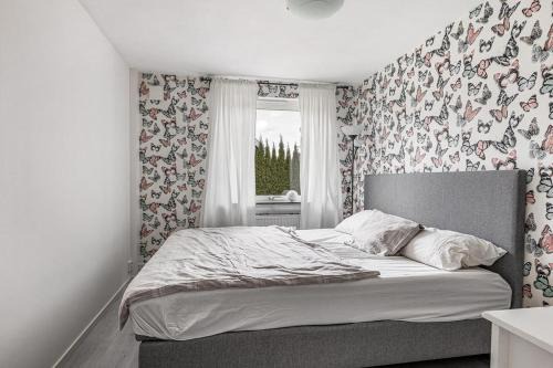 Vaxjo Casa | Rum i modern stor & ljus villa nära centrum