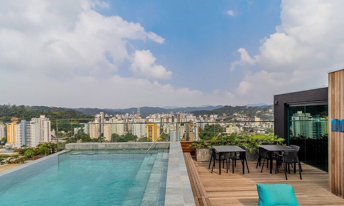 Escola Agricola Apartamento | RUP Studios Equipados em Prédio Piscina